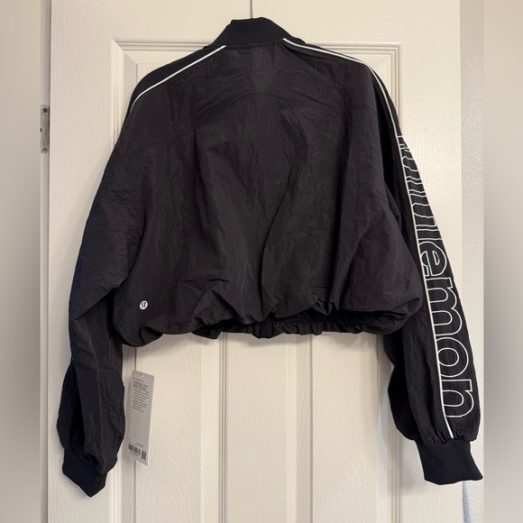NWT lululemon Crinkle Nylon Track Jacket Wordmark Size S | Water-Repellent - Picture 4 of 12